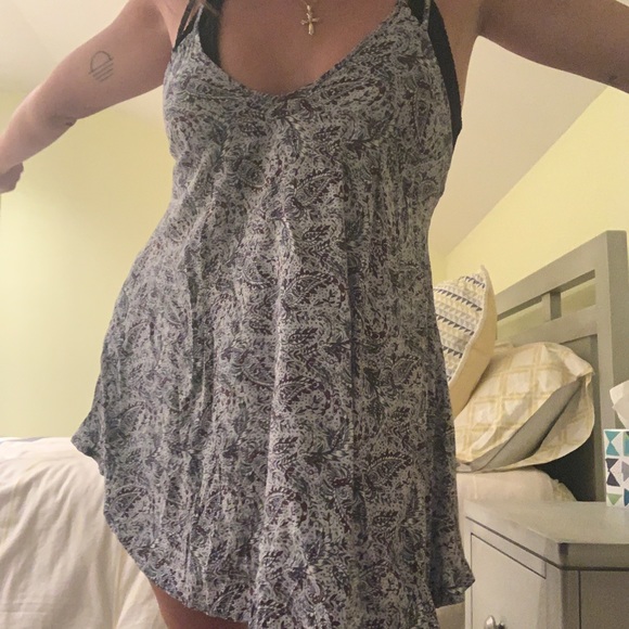 American Eagle Paisley flowy dress - Picture 2 of 3
